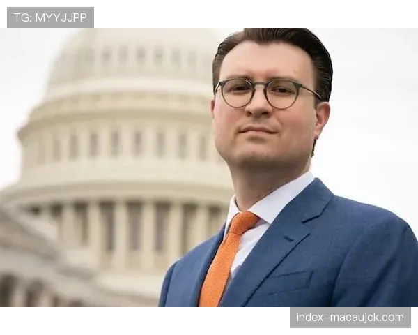 深晋冲突两分钟吹七次技犯 主帅潘江遭驱逐离场 深晋冲突两分钟吹七次技犯 主帅潘江遭驱逐离场