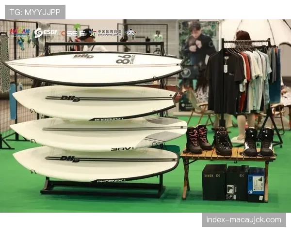 季节性运动装备销售 气候适应性产品线扩充