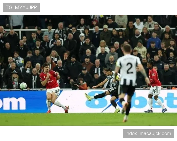 曼联欧冠席位保卫战 伤病潮下卡里克轮换艺术受考验 曼联欧冠席位保卫战 伤病潮下卡里克轮换艺术受考验